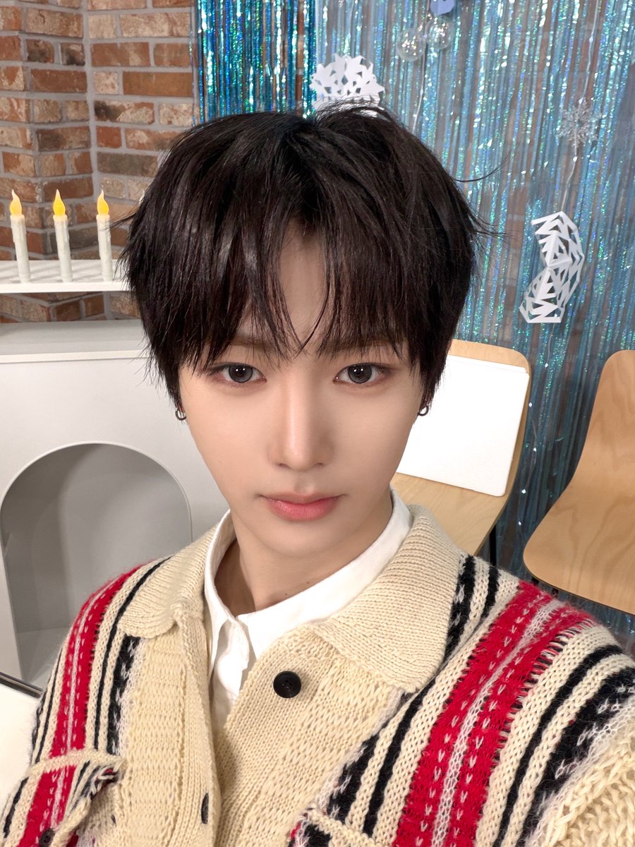 ALD1_official's tweet photo. 정말 너무 기뻐요. 오늘 여러분과 함께 이 생일을 보낼 수 있어서. 
ALLYZ와 멤버들 모두 저의 생일을 위해 이렇게 축하해 주시는 모습을 보니 정말 가족 같은 느낌이 들어요. 너무 행복해요.
앞으로도 계속해서 함께 생일을 보낼 수 있으면 좋겠어요.

#ALPHADRIVEONE #ALD1
#알파드라이브원
#ANXIN #안신