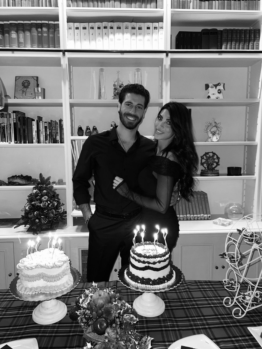 apatica_'s tweet image. e quanto abbiamo aspettato questo momento 💖