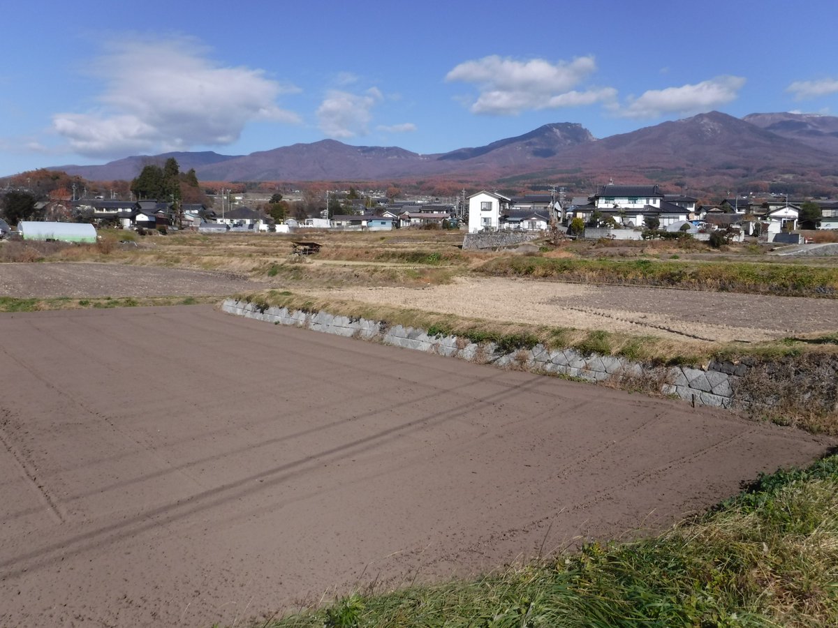 zerosoken's tweet photo. 今年も残りわずかとなりました｡長野県小諸市の会社です｡10月より投稿が出来ませんでしたので｡12/25日のまでの､色々な仕事を載せてみました｡ #建設業 #長野県 #小諸市 #土木 #建築 #畑 #田んぼに #水路 #水入れ #農家 #仕事 https://t.co/GAgZXD9qOa