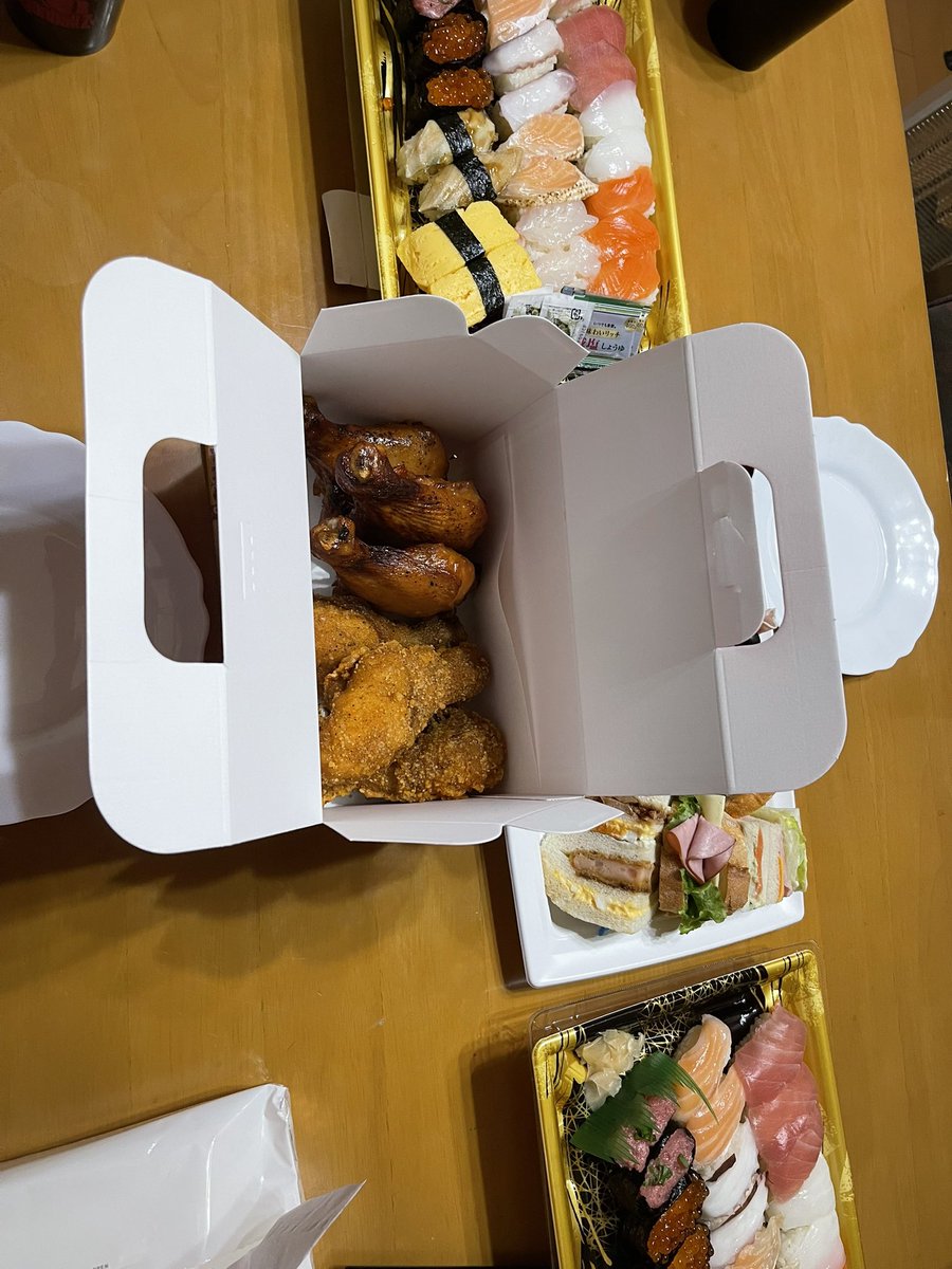 メリクリ！メリクリ！

今日は家族でファミリーマート(クリスマスセット)パーティや！！！