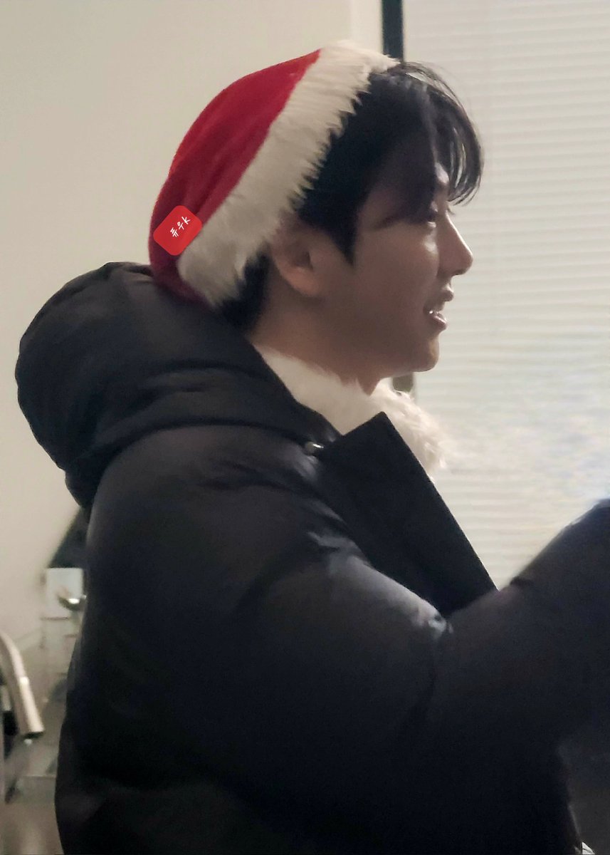 khfont's tweet photo. 🎅 https://t.co/nah383E4h0