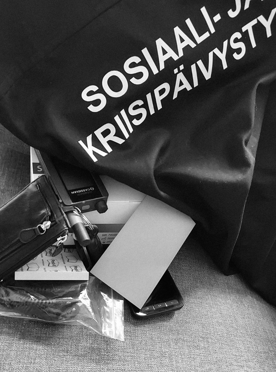 Joulupäivä on valjennut. Joissain kodeissa on käynyt eilen pukki, toisissa poliisi- ja sosiaaliviranomaiset. Yhtäällä on ehkä auennut turvakodin ovi, toisaalla putkan.

Monta joulua päivystäneenä toivon joka vuosi, että nämä pitkät pyhät olisivat toisenlaiset. Eivät ne silti ole.