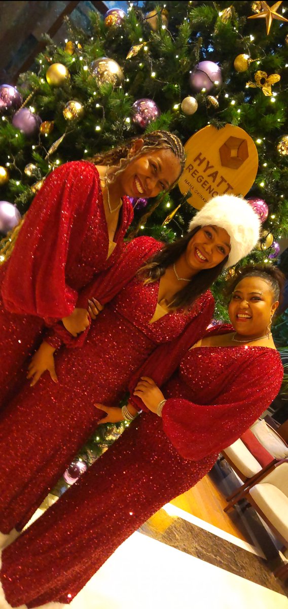 NAMI59015901's tweet photo. 🎄 Dream Sister ’s SPECIAL LIVE 🔥🔥🎶
#本日の沖縄 #沖縄 #ドリームシスターズ #xmas #okinawa #キリトリセカイ https://t.co/fNkXSOo2v1