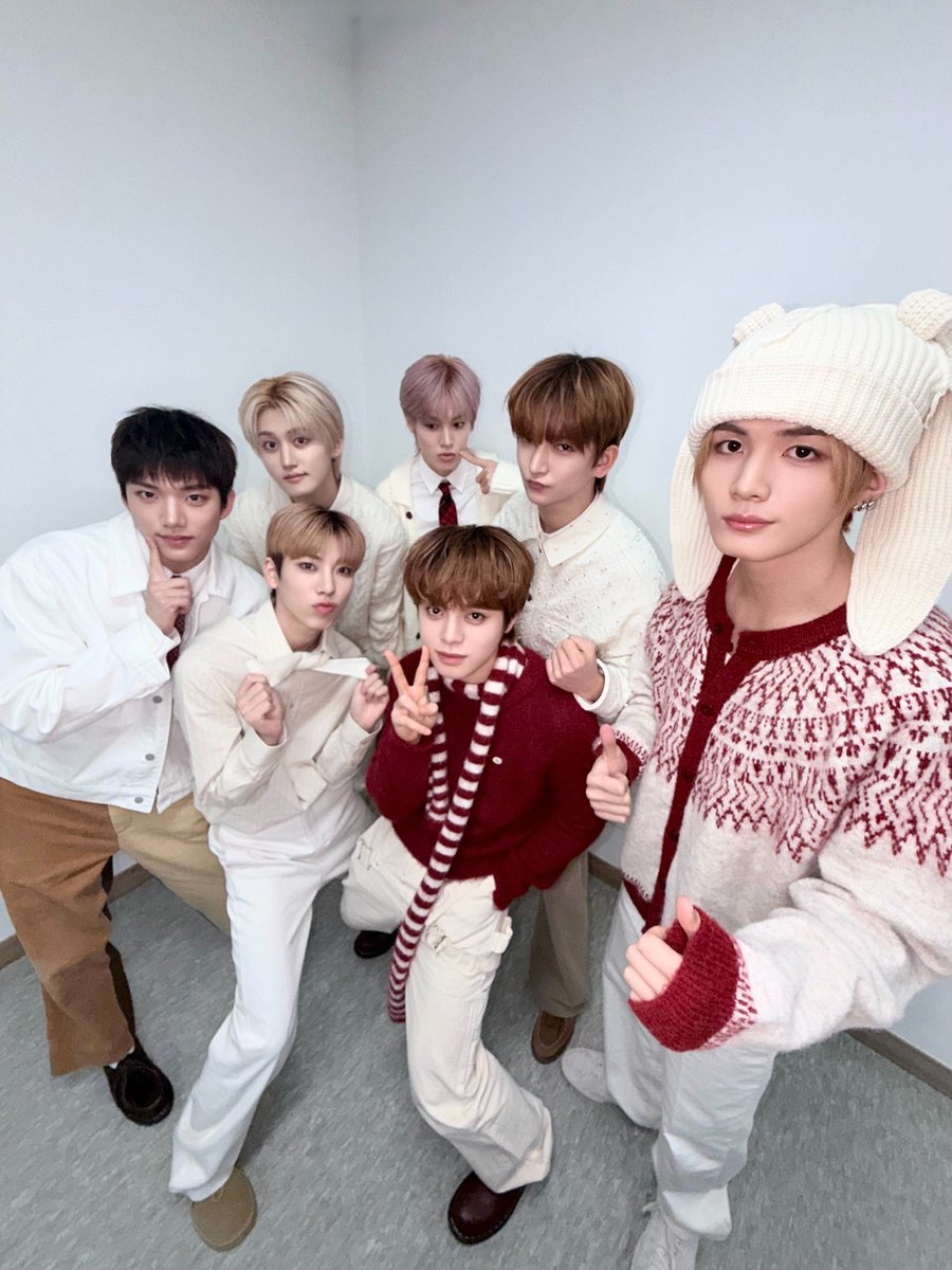 official_arrc's tweet photo. 아커만을 위한 특별한 산타들 ʚ୧୨ɞ
올해 크리스마스 선물은 우리야 🎄🎁

#ARrC #아크
#CTRL_ALT_SKIID #SKIID https://t.co/nyI8GkMDgP