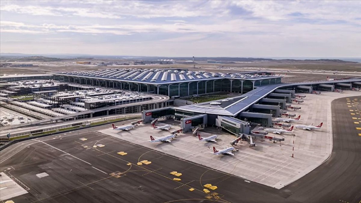 TurkgunGazetesi's tweet photo. İGA CEO’su Selahattin Bilgen: İstanbul Havalimanı’nda hedef 90 milyon yolcu

https://t.co/G4eMR2BfPu

#Bilgen #istanbulhavalimanı https://t.co/4iITy6Hwz0