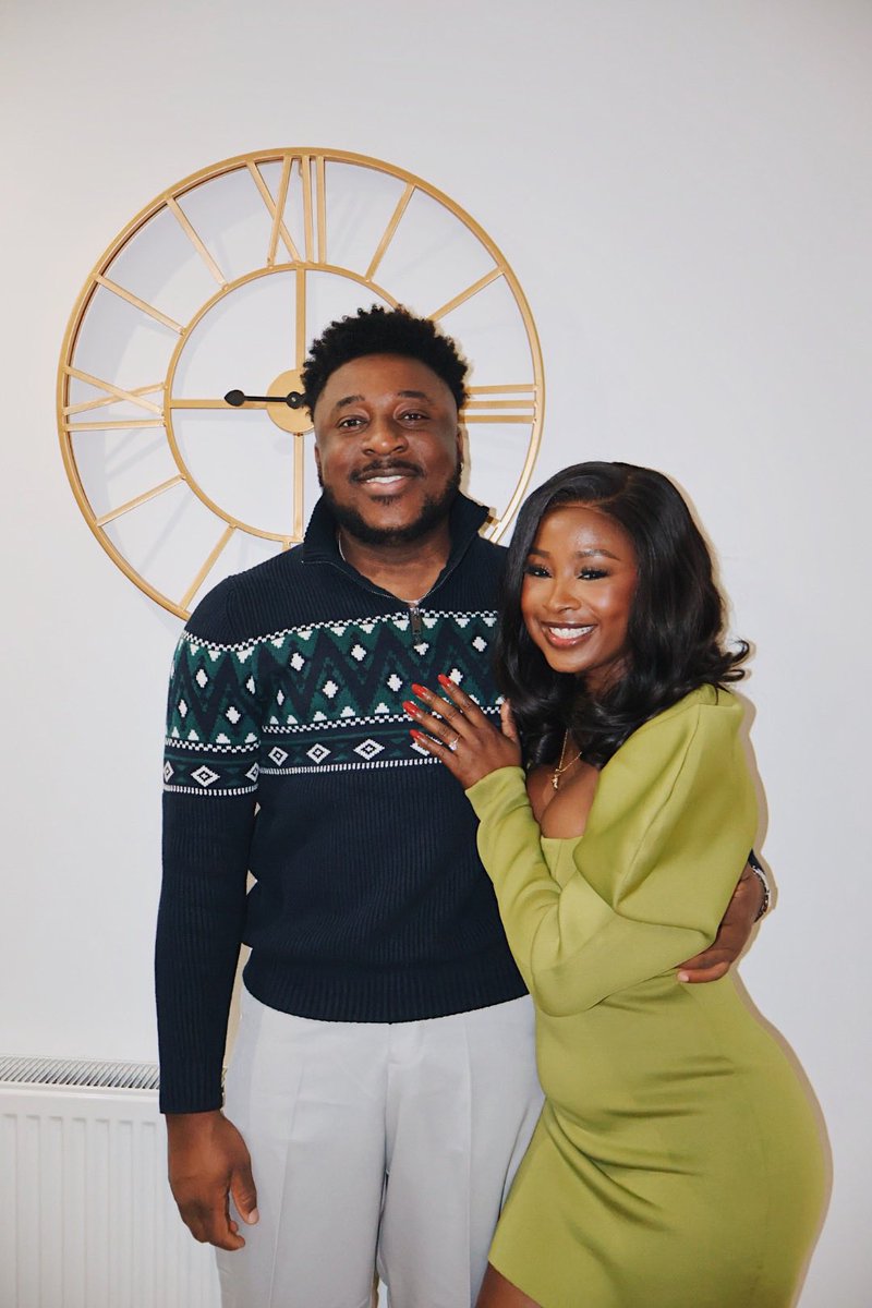 niggazoid's tweet image. Merry Christmas from the Ajose’s ❤️ 🎄