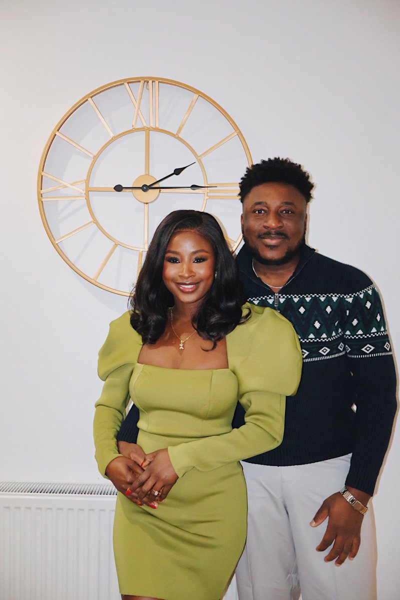 niggazoid's tweet image. Merry Christmas from the Ajose’s ❤️ 🎄