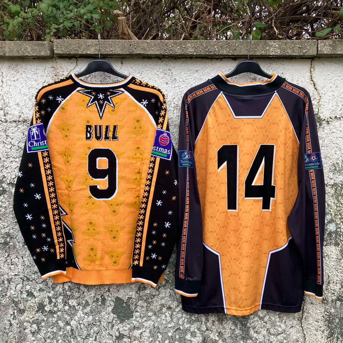 wolvesshirts's tweet photo. Merry Christmas from Bully & Keano πΊπ
#wwfc #wolves #stevebull #robbiekeane @classicshirts https://t.co/SaPck4SkBU