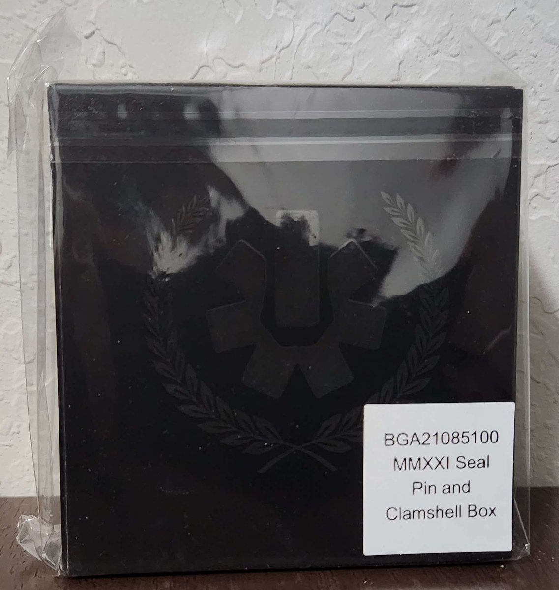 SevenTenLLC's tweet image. A memento from the year of Beyond Light! This retired MMXXI Pin celebrates the 2021 Moments of Triumph. A sought-after collector's item for fans of the Destiny 2 saga. #BeyondLight #Dawning #Merch #Pins #Destiny2 

Buy on Amazon or eBay here: linktr.ee/seventeninc