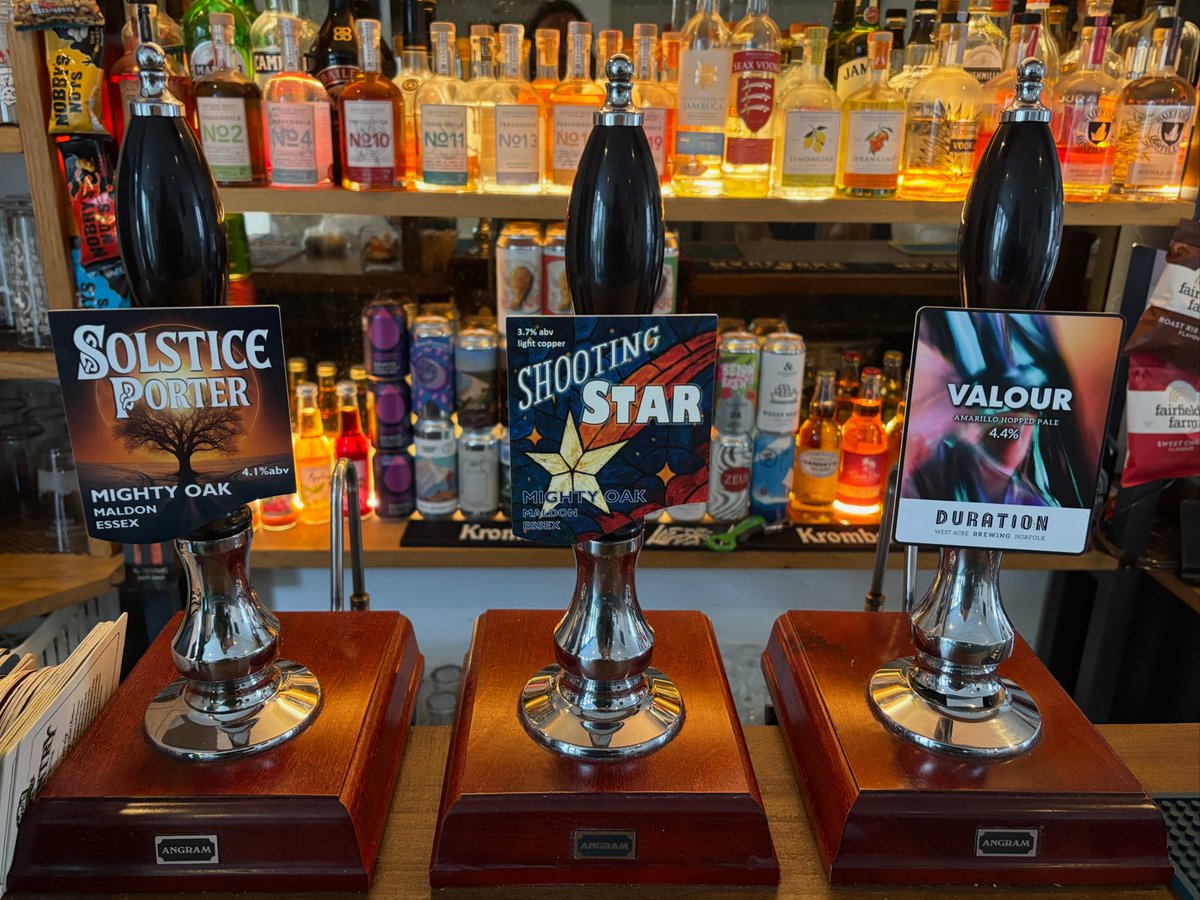 themagnetpub's tweet photo. Christmas Day Beers at The Magnet π§²
@MightyOakBrew
β’ Solstice Porter (4.1%) π³
@MightyOakBrew
β’ Shooting Star (3.7%) π
@DurationBeer
β’ Valour (4.4%) π»
We are open from 12pm π
#MagnetMicropub | #MicroPub | #MightyOakBrewingCompany | #DurationBeer https://t.co/MRloP2Kt1m