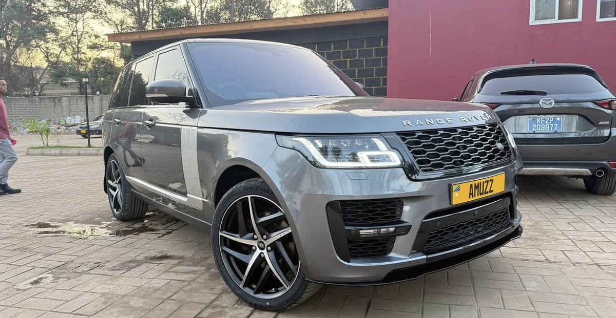 RRoyjames's tweet photo. Today I gat a chance of upgrading a Range Rover vogue with brand new sport rims &amp; tyres rate my upgrade guys today or call us for the similar upgrades on 0705922514 https://t.co/8hxt4zRJAR