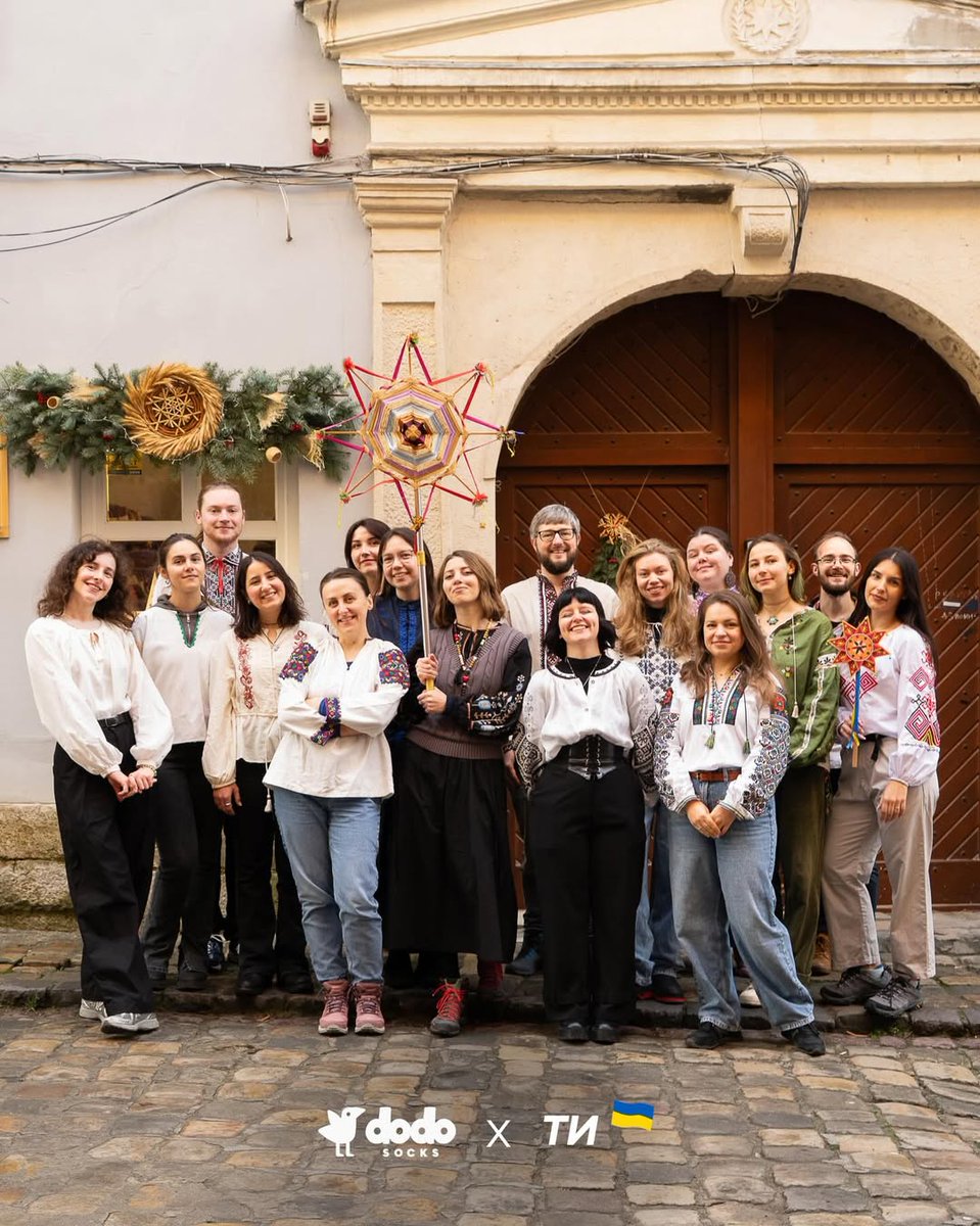 Вітаємо із Різдвом ✨

Нехай ці святкові дні принесуть світлі думки, спокій у серці та тепло поруч із близькими.

Пам’ятаємо і дякуємо кожному і кожній, завдяки кому це Різдво можливе!
Смачної куті та добра у вашому домі!

З любов’ю, ваші Dodo Socks ❤️