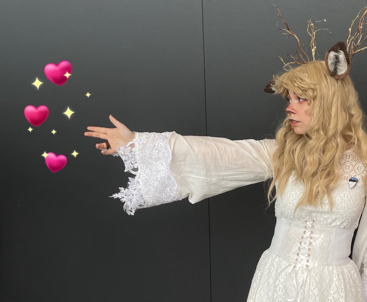 viriive's tweet photo. merry krismas, here’s a noelle pic thats been collecting dust <3 https://t.co/8DdVIJqO69