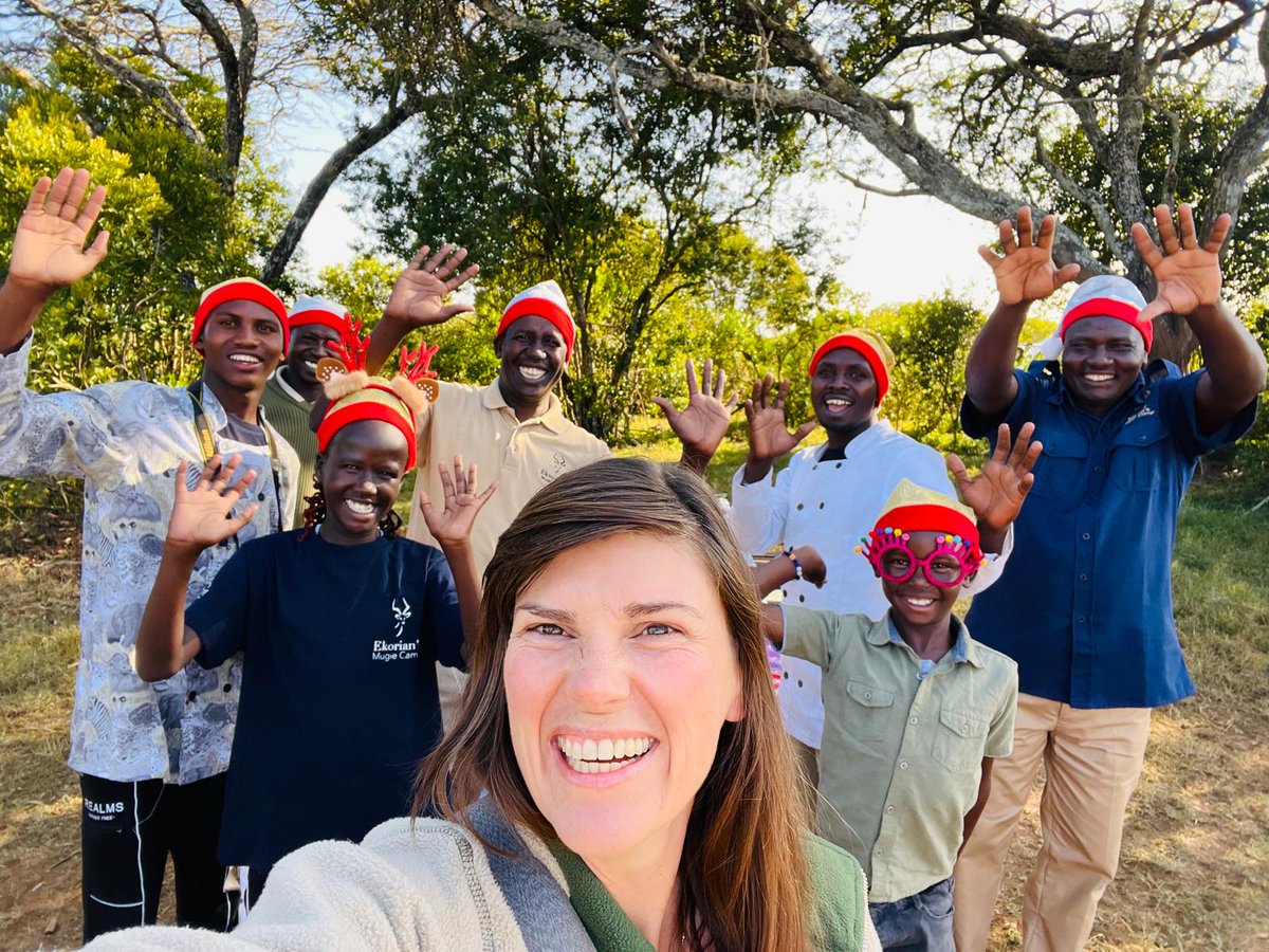 Merry Christmas from our bush breakfast team!

#EkoriansMugieCamp #TeamEkorian #BushBreakfast
