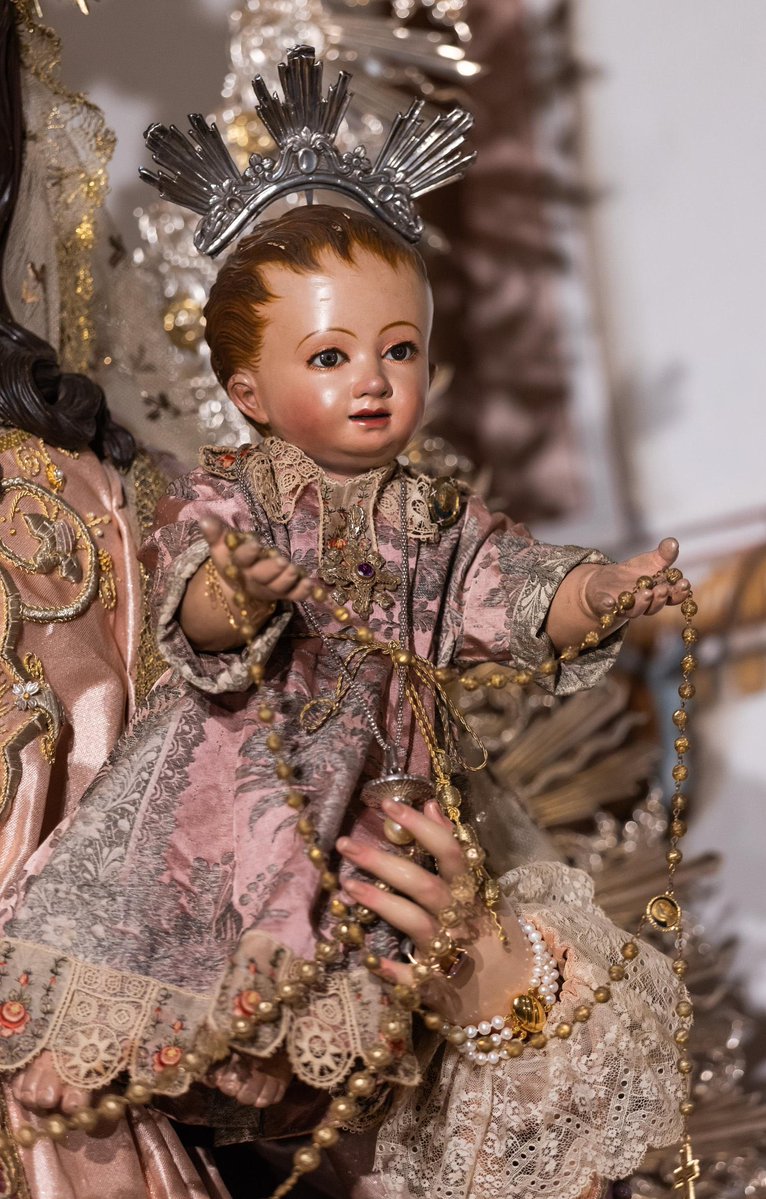 “Hoy, en la ciudad de David, les ha nacido un Salvador, que es el Mesías, el Señor. Y esto les servirá de señal: encontrarán a un niño recién nacido envuelto en pañales y acostado en un pesebre” 

(Lucas 2:11-12).

#natividaddelseñor 

📷: <a href="/lmgomezpozo/">Luisma Gómez Pozo</a>