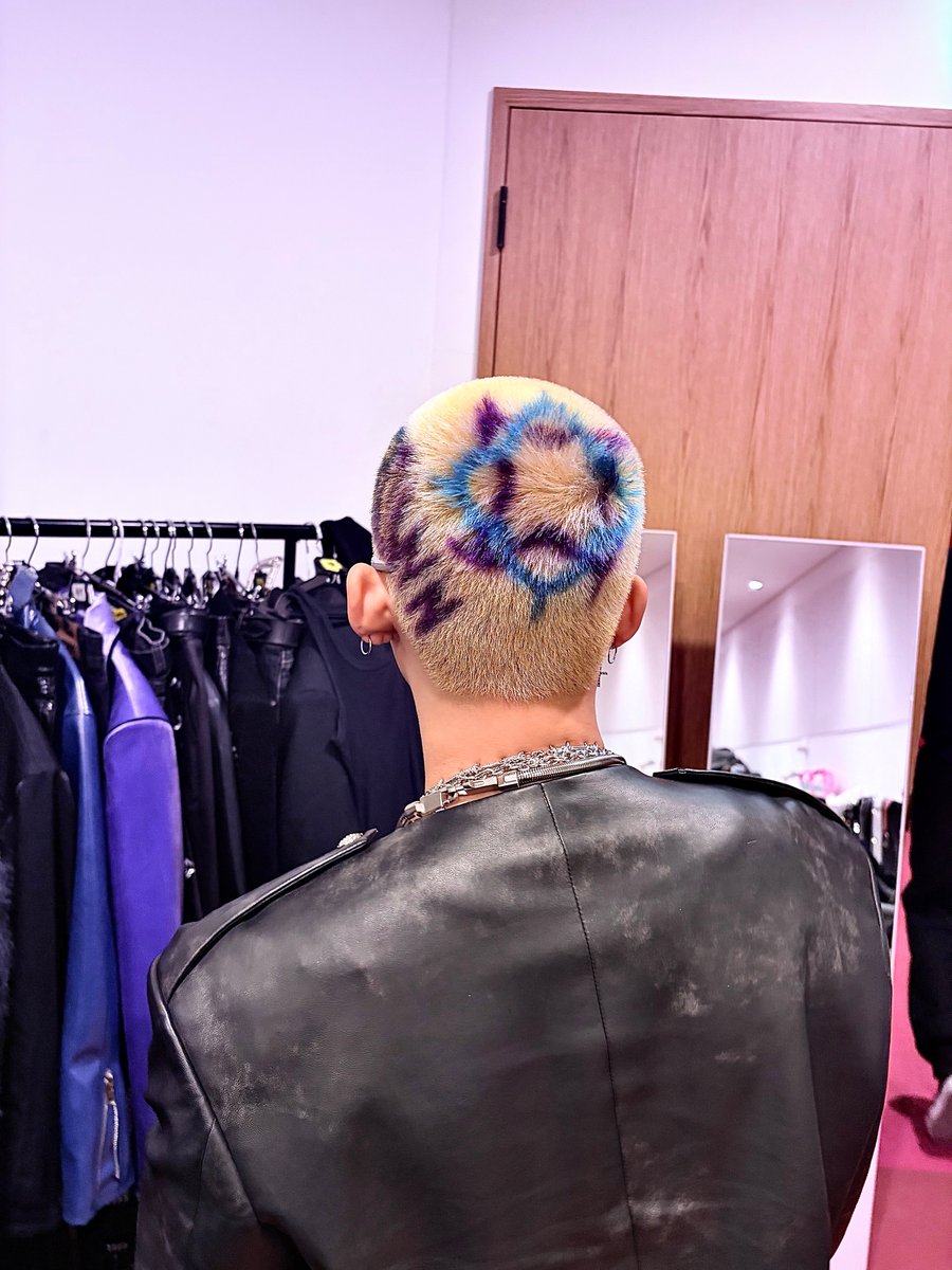 📸🦔 #7chillweverse] post update | 251225 7CHILL / 7CROWN DROP 1/7