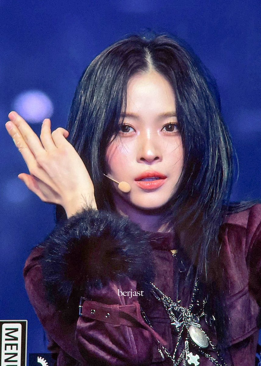 berjast_f's tweet image. 251225 SBS 

TNVS 

#RYUJIN #류진 #ITZY #있지