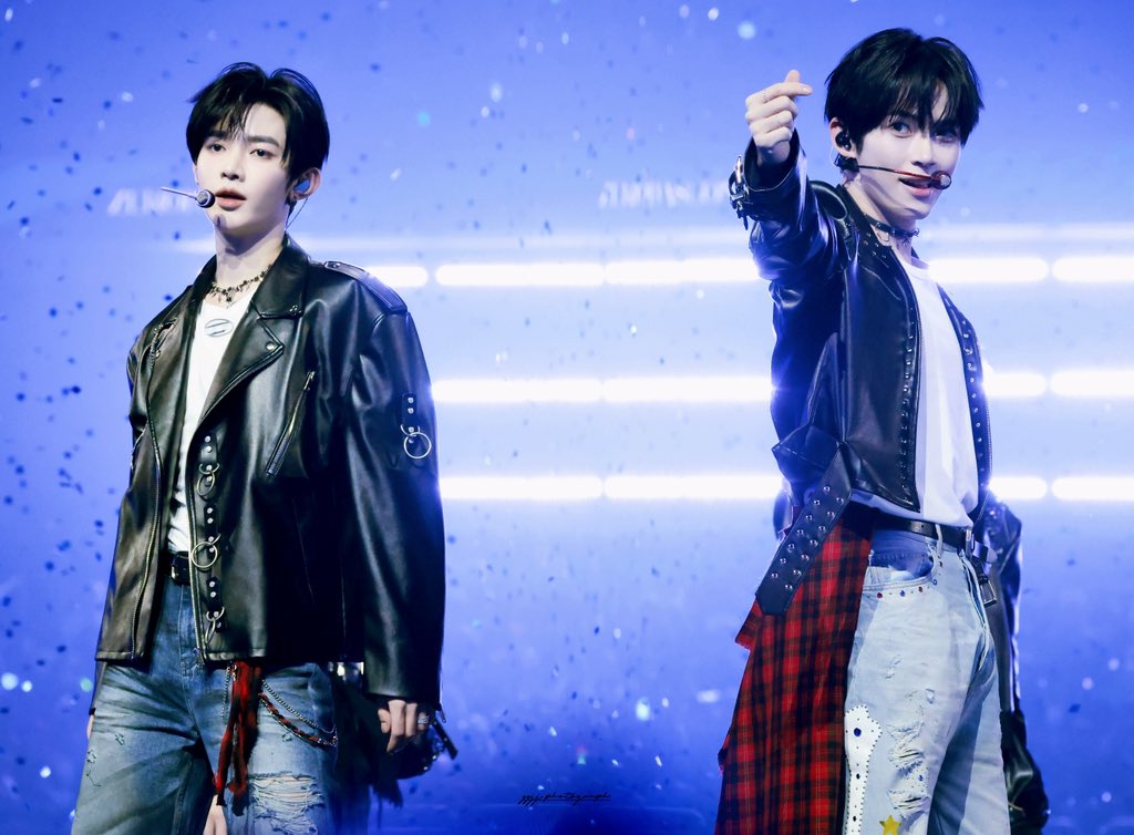 251225 SBS 가요대전 HQ

메리 크리스마스🎄🔔

#성한빈 #SUNGHANBIN #成韩彬 #ソンハンビン 
#장하오 #ZHANGHAO #章昊 #ジャンハオ 
#ZEROBASEONE #ZB1 #제로베이스원