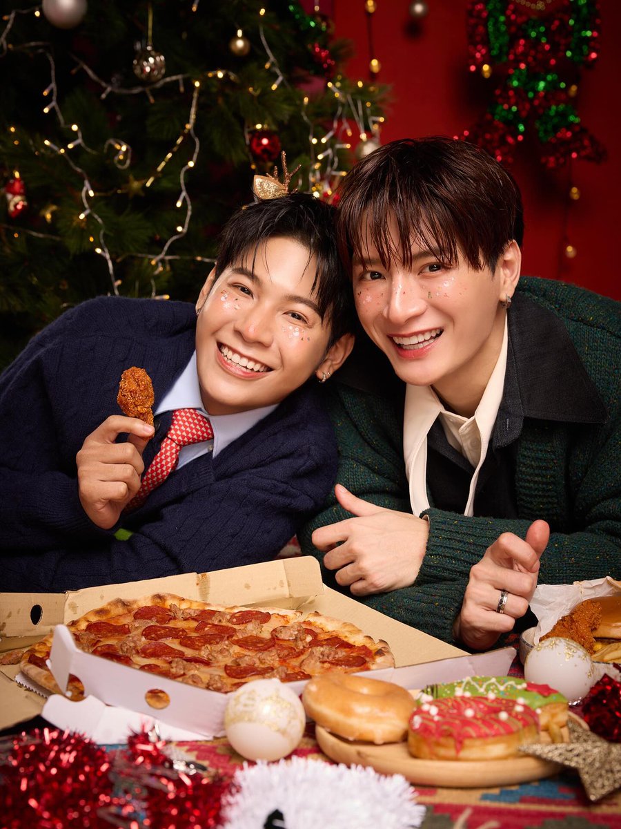 peraya_official's tweet photo. IG kristtps 

https://t.co/XPnzeEiYQO

#KristSingto #คริสสิงโต
#โครงการถ่ายรูปเล่นของคริสพีรวัส https://t.co/ec7p8S7CUg