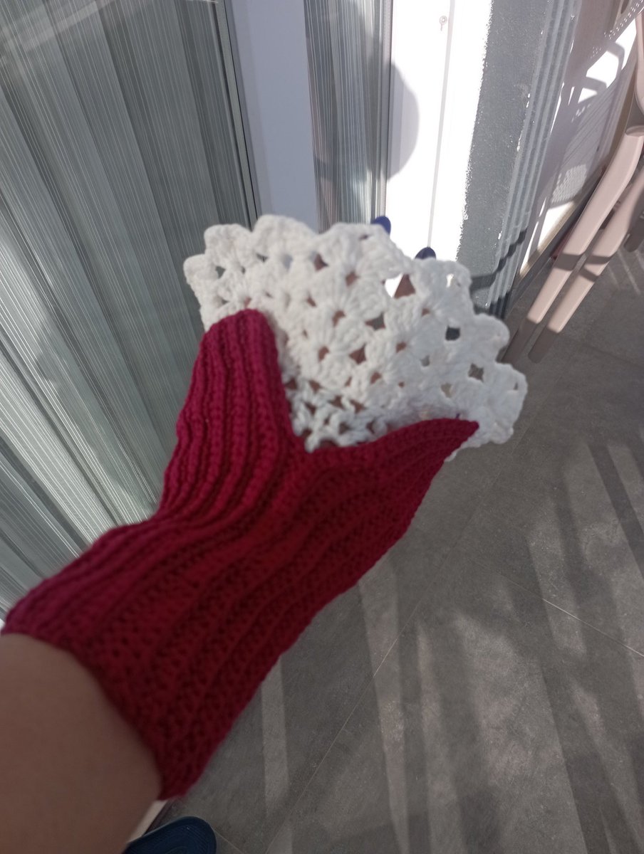 Vintage eldivenlerim, 
Yılbaşı kombinlerinizde şıklığınıza şıklık katacak 💜
Sipariş için iletişime geçebilirsiniz