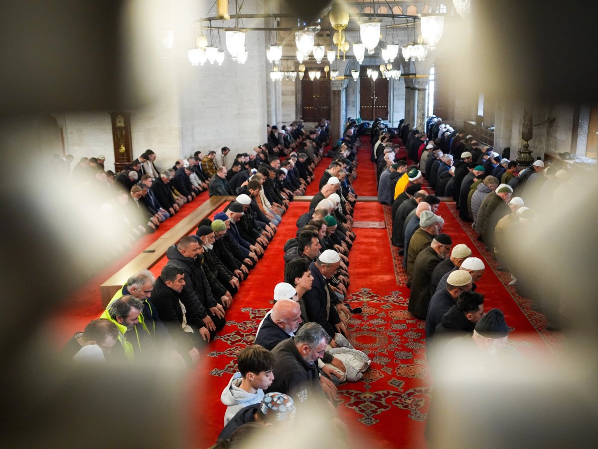 aykiricomtr's tweet image. DEM’den yeni talep. Tülay Hatimoğulları: 

“Kürtler kamusal alanda Kürtçe Kur'an okuyabilmeli, Kürtçe vaaz verebilmelidir.”