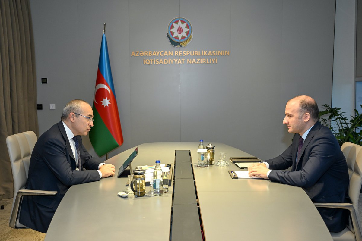 azpromoaz's tweet image. İqtisadiyyat naziri Mikayıl Cabbarov (@MikayilJabbarov) dördüncü “Yüksəliş” (@yukselish_az) müsabiqəsinin qalibləri Toğrul Yaqublu və Təbriz Əmmayevlə görüşlər keçirib.

Ətraflı – shorturl.at/gvQXh

#EconomyAz