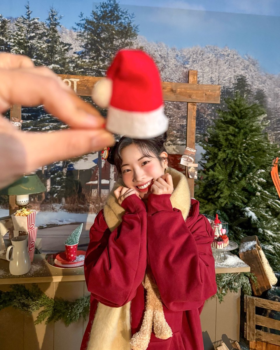 Stay merry and bright⛄️✨

Merry &amp; Happy♪
twicejapan.lnk.to/MerryandHappyPu

#DAHYUN #TWICE
#MerryandHappy