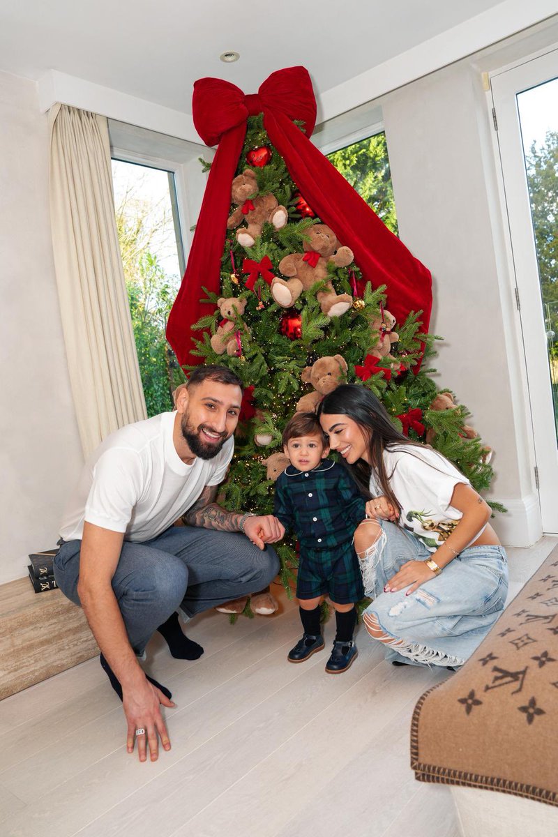 From my family to yours! Merry Christmas everyone 🩵