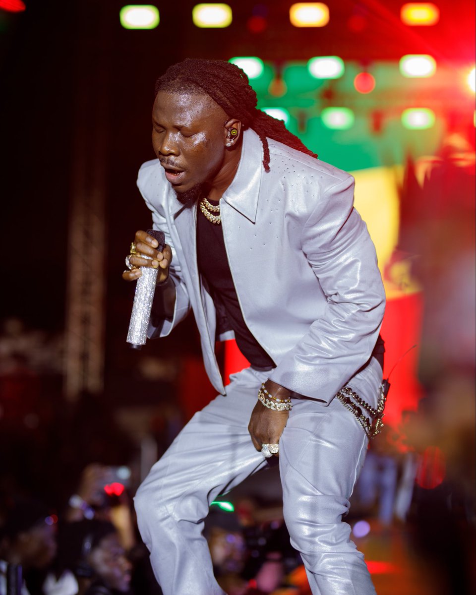 KhodQuavo9's tweet photo. #BhimFest2025 massive performance by stonebwoy https://t.co/y962aEvf4W