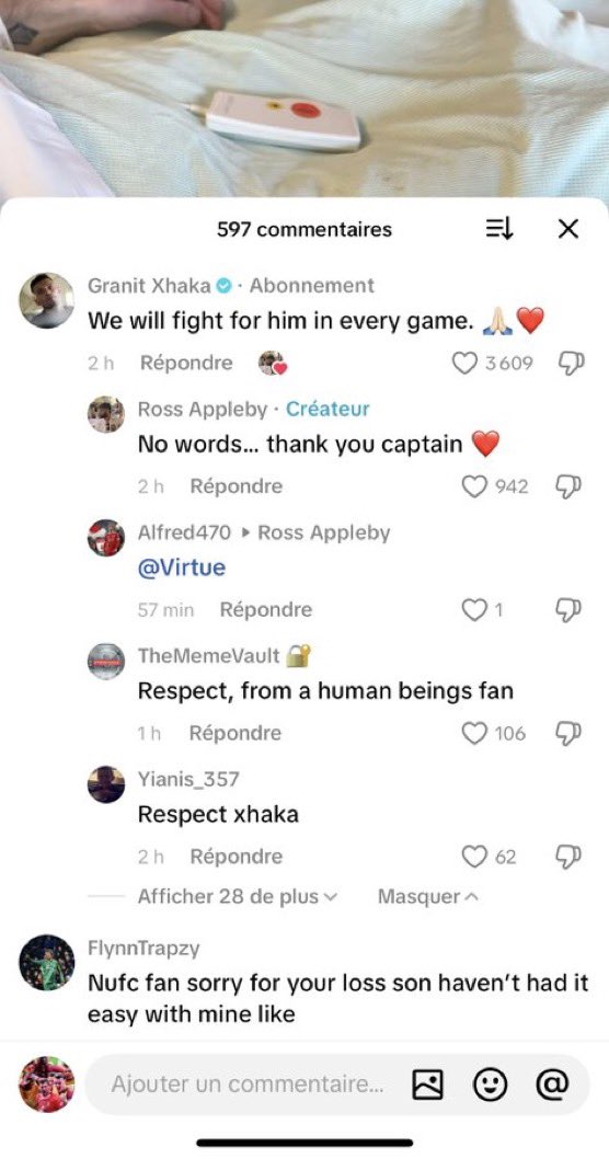 Footballogue's tweet image. Elle est magique cette réponse de Granit Xhaka à un fan de Sunderland sur TikTok 🥺❤️

• « Sunderland est finalement de retour en Premier League et ils cartonnent Papa ! »

• « Papa ? »

• « Tu me manques tellement »

👉 Commentaire de Xhaka à son post : «𝗡𝗼𝘂𝘀 𝗮𝗹𝗹𝗼𝗻𝘀…