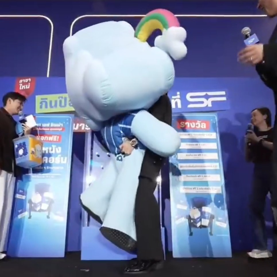 softforg4's tweet image. bro sky is so strong, he carries the kids so easily 😭 

SKYNANI SMYLENEONA ZTP2

#SFxSkyNaniSmyleNeona
#SFxครอบครัวเด็กแฝด