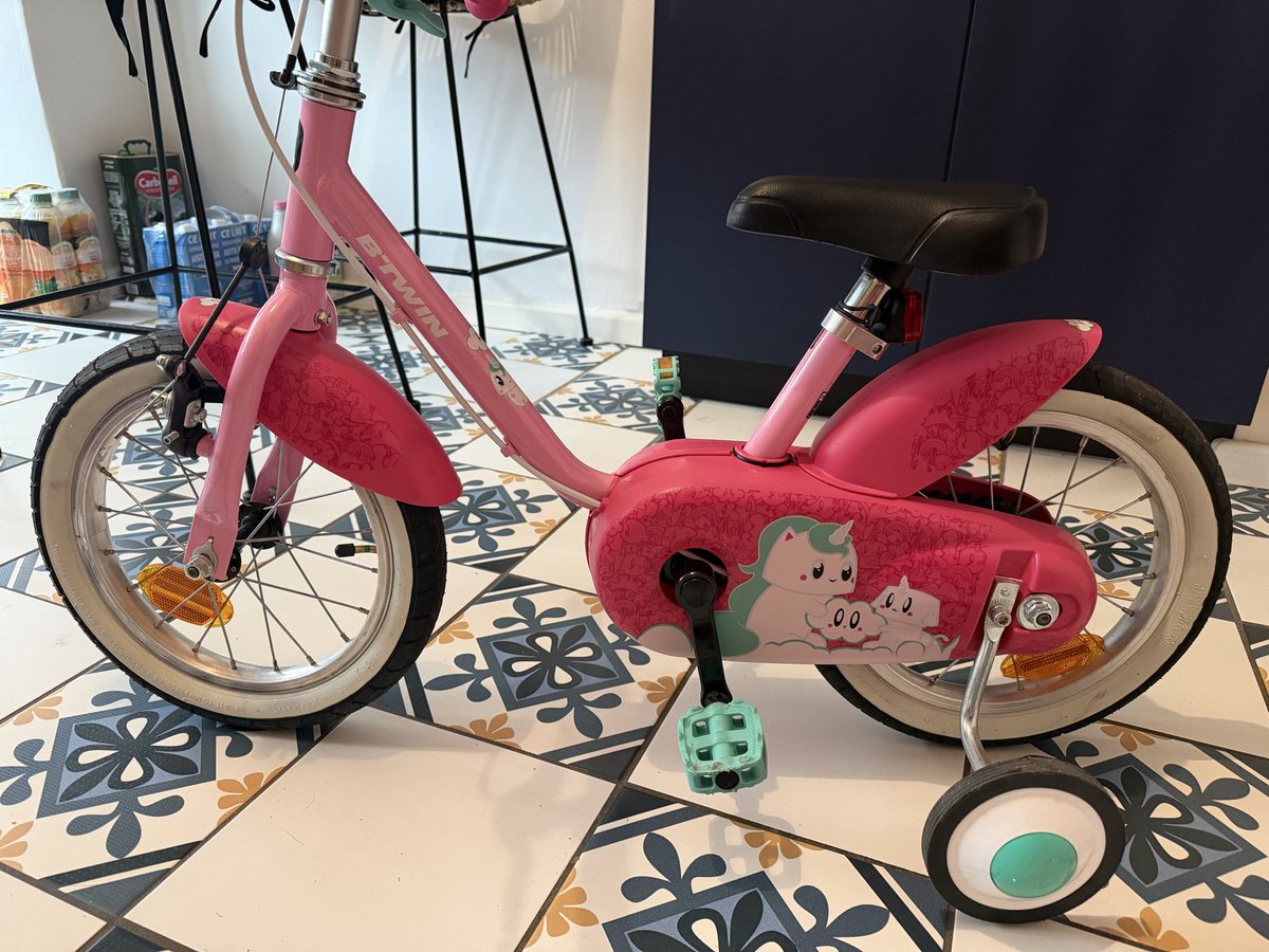 Elo Megaph 🌻 tweet media