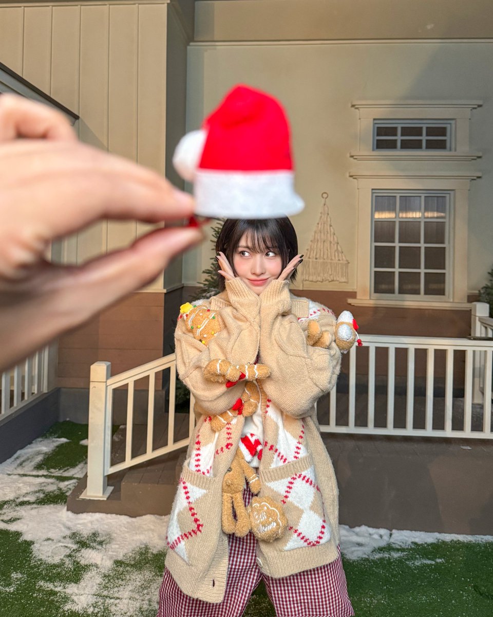 Stay merry and bright⛄️✨

Merry &amp; Happy♪
twicejapan.lnk.to/MerryandHappyPu

#MOMO #TWICE
#MerryandHappy