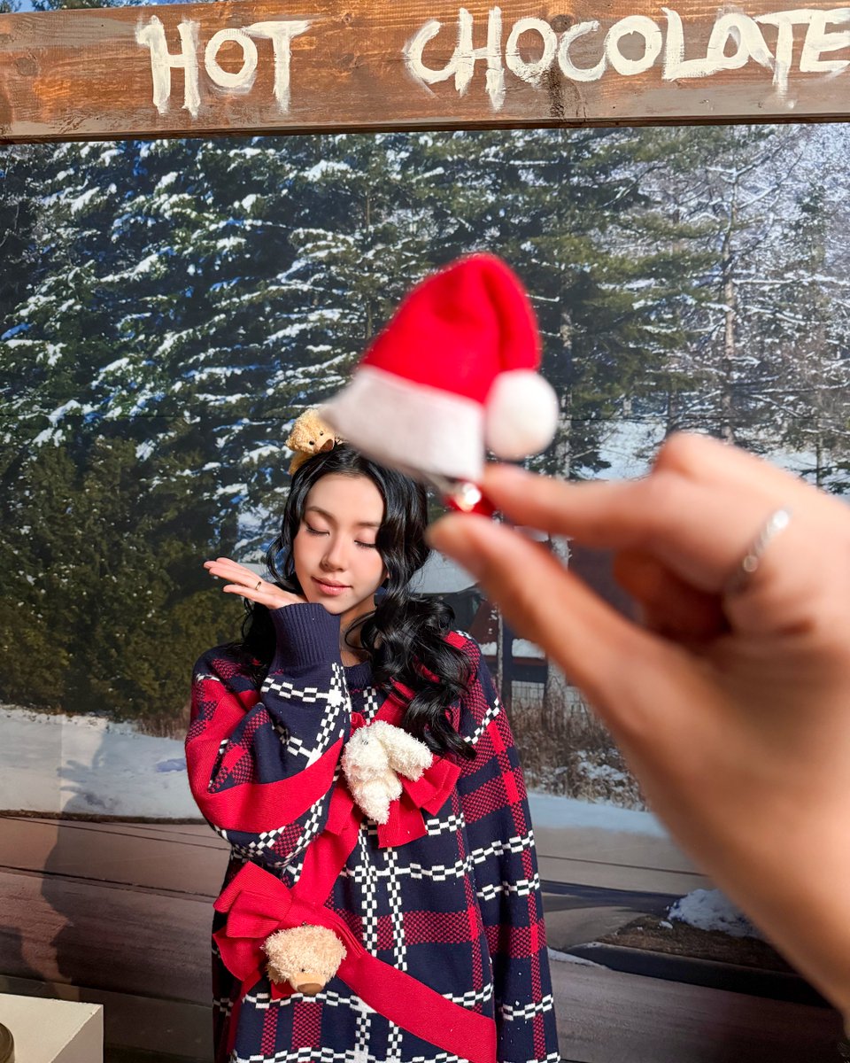 Stay merry and bright⛄️✨

Merry &amp; Happy♪
twicejapan.lnk.to/MerryandHappyPu

#CHAEYOUNG #TWICE
#MerryandHappy