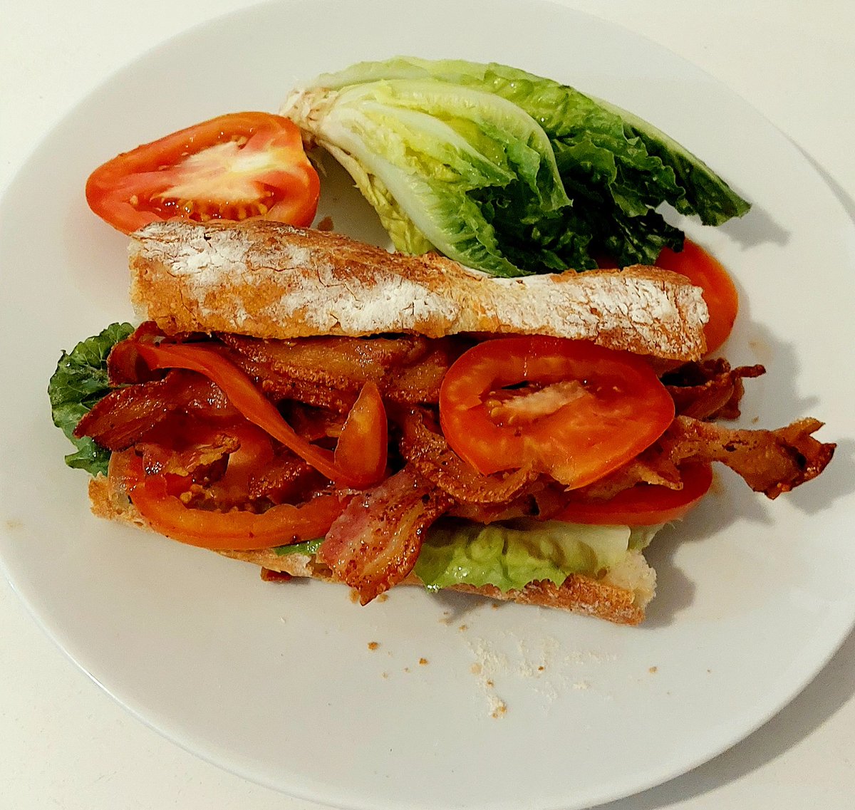 Andyk191629's tweet image. Christmas day special.!         
B L T with crispy bacon in a fresh crispy bread baguette.
Seriously very delicious on this very special day 🙏🥰