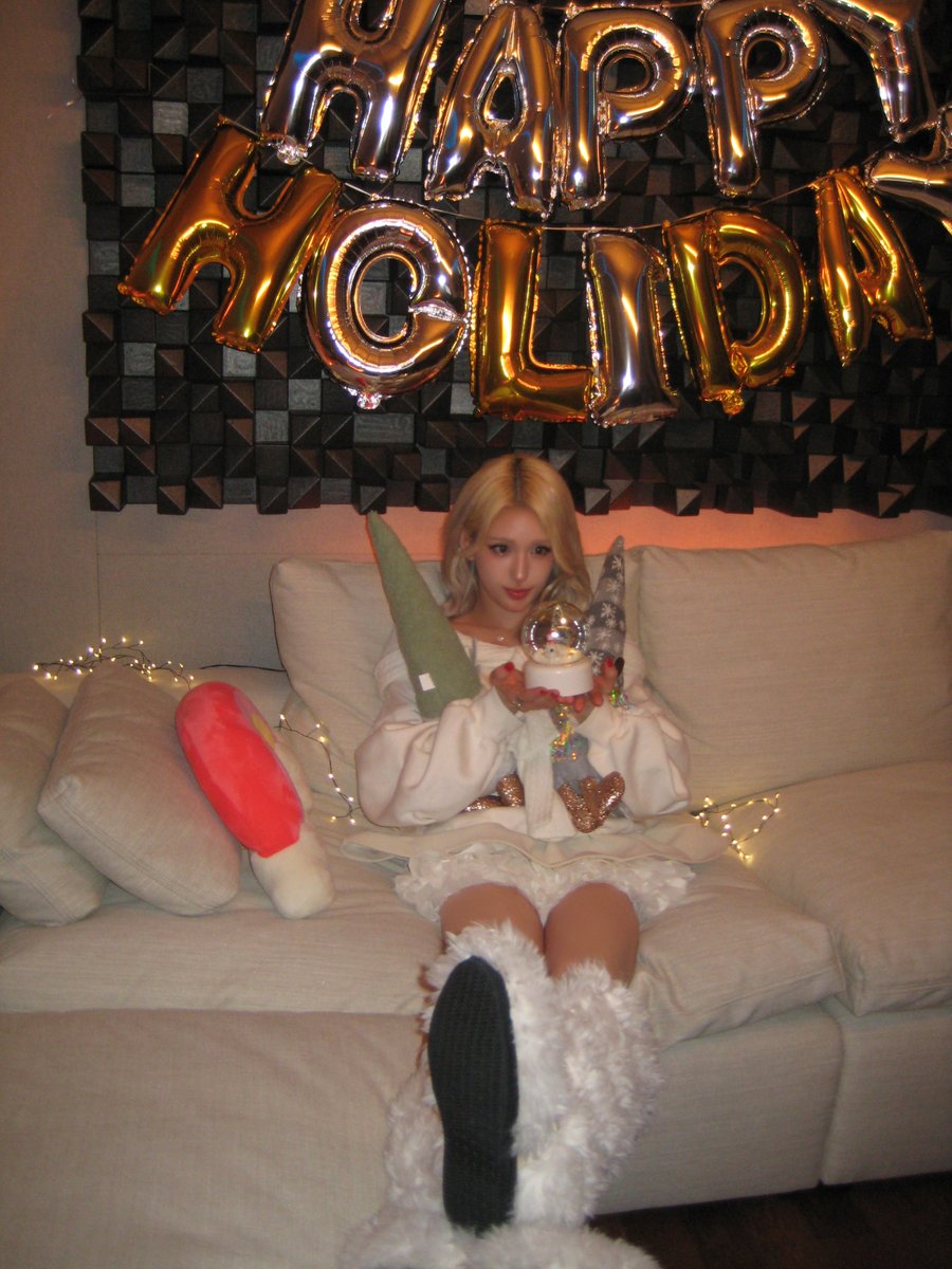 JEON SOMI(전소미) tweet media