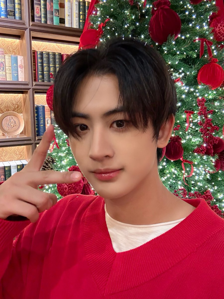 YOUNITE_twt's tweet image. 해피 메리 크리스마스🎅

#형석 #HYUNGSEOK