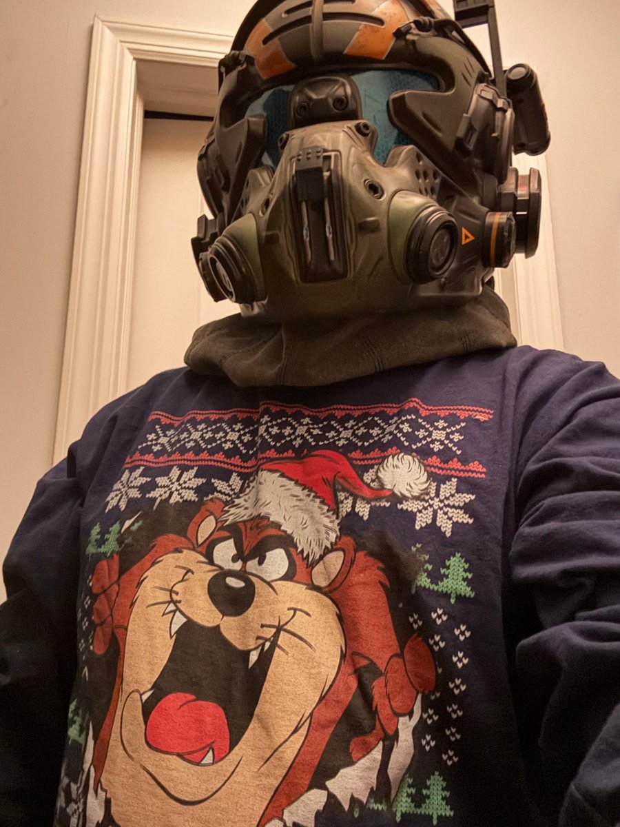 Santa Taz wishes you all a very Merry Christmas, even you Spitfire campers.  Santa Taz is trying to get everyone #titanfall3 #merrychristmas #titanfall