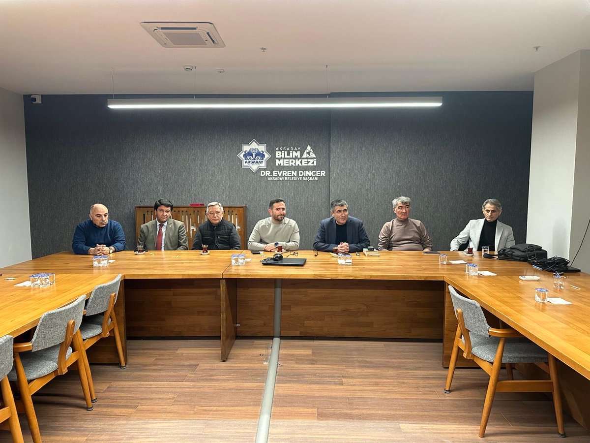 Aksaray Birlik Vakfı Şubesi’nde gerçekleştirilen 57. Aksaray Buluşmasında, Nevşehir Üniversitesi rektörü Prof. Dr. Semih Aktekin hocamız ile "Türkiy'nin Maarif Meselesi"ni konuştuk. Hocamıza ve katılımcılara teşekkür ederiz...