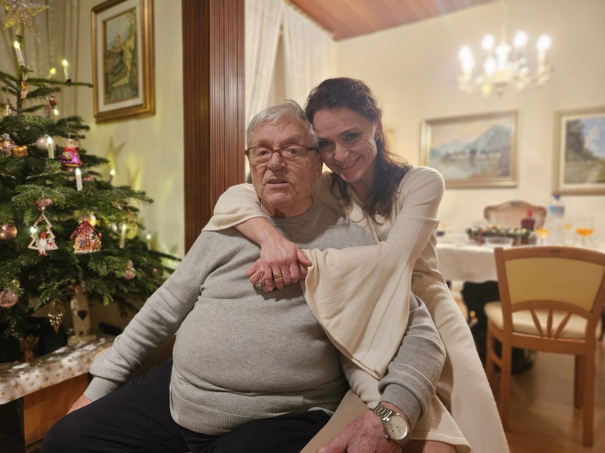 Celebrating Christmas with my almost 90 year old Dad....I just love this man💖