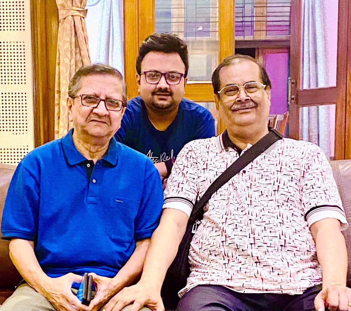 Humble Pranams to Legendary Vocalist Padmabhushan Pandit Ajoy Chakrabarty on his Birthday today! I’m so lucky and blessed to receive his love and blessings since my childhood. Much Respect on behalf of my family as well 🙏🏻❤️

#padmabhushan #ajoychakrabarty #birthday