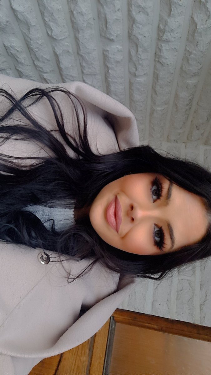 Gudinnan väntar på sina julklappar Slynslavar, start sending 🎄🖕 
Findom swefindom femdom