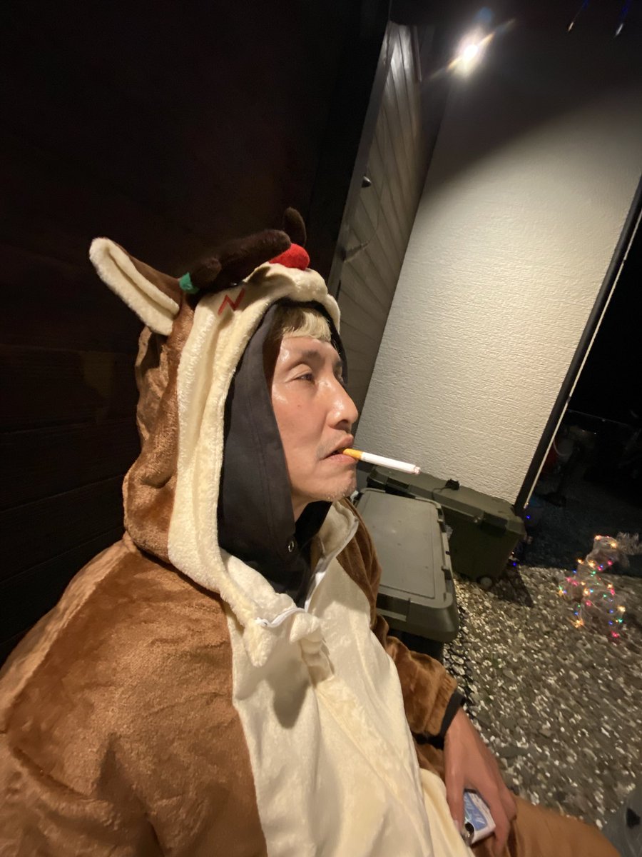 5q9NQ2VhQ2to1Do's tweet photo. クリスマス会始まりましたよ〜〜😊👍
なんか熊本にいるような錯覚を起こすいつものメンツが😂😂😂
#COLLEGARE
#CAFE218
#世界のわっす
#コレガレカフェ218合同クリスマス会 https://t.co/op6KraMdo7