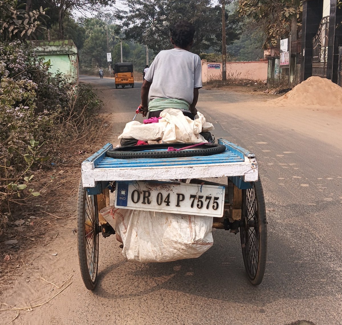 ଏ ଭିଆଇପି ନମ୍ବର ବାଲା ଗାଡ଼ିର ପଲ୍ଯୁସନ୍ ନାହିଁ, <a href="/STAOdisha/">State Transport Authority, Odisha</a> <a href="/MohanMOdisha/">Mohan Charan Majhi</a>  ତୁରନ୍ତ ଫାଇନ୍ ପକା।