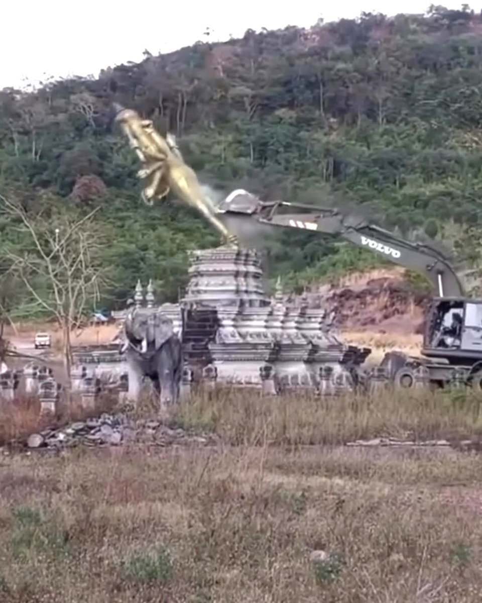 SowannaYun's tweet image. What is the main idea of our Indian friends on
the destruction of a holy statue of Lord Vishnu on Cambodian territory by the Thai military.? More Pics. youtube.com/shorts/u5oLa7I…
