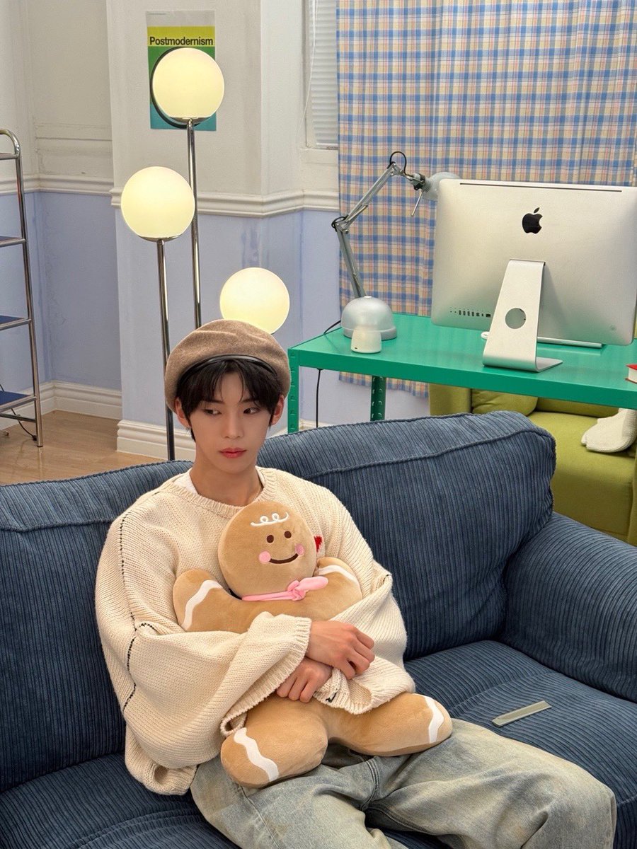 별 ✮ tweet media