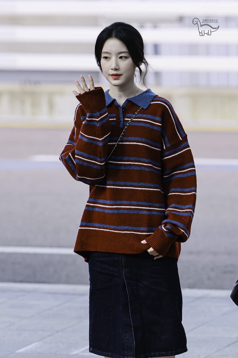 251017 ICN
❤️💙
-
#아이들 #idle 
#슈화 #Shuhua 
#葉舒華 #舒華