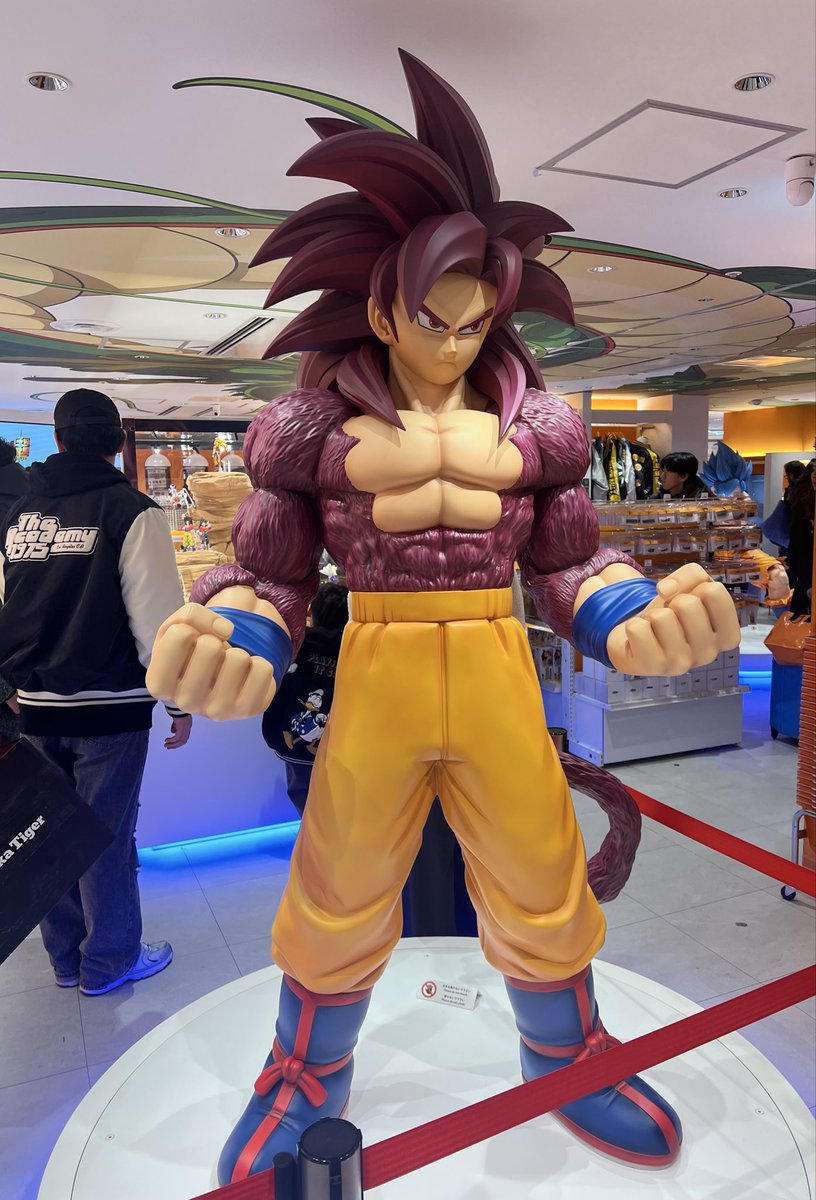 自分へのクリスマスプレゼントを買いに念願のドラゴンボールストアに