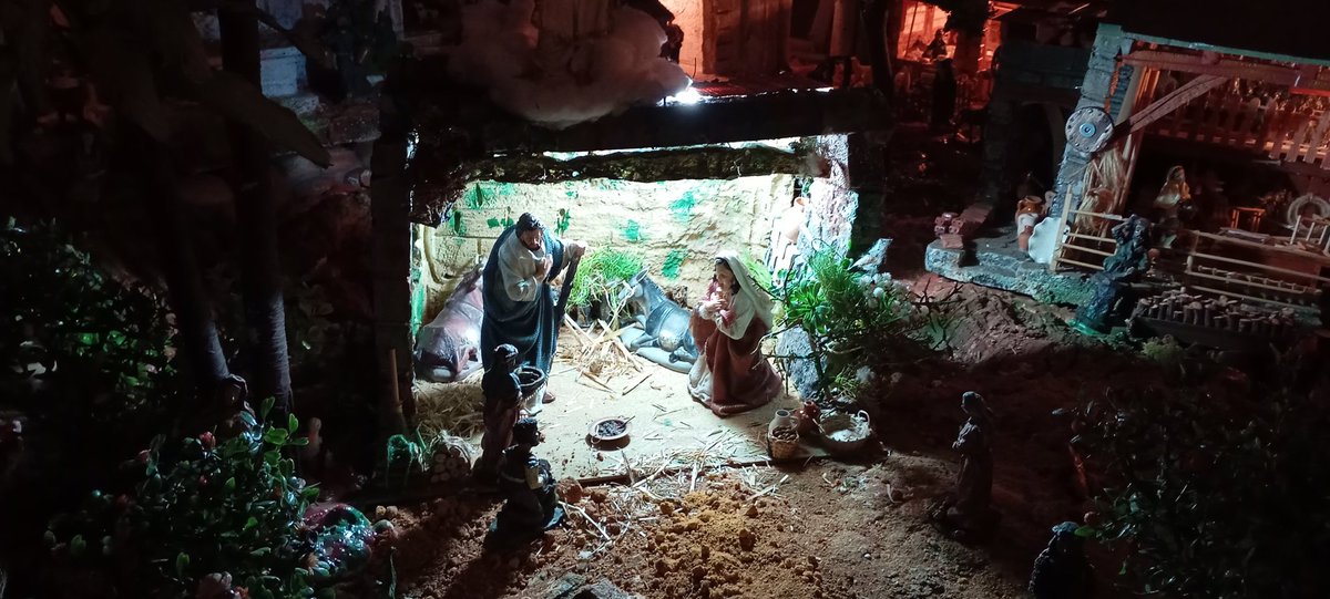 Adviento_DH's tweet photo. DETALLES DE BELENES en #DosHermanas | 💫

1. Parroquia - Santa María Magdalena.
2. Parroquia - La Oliva.
3. Hermandad - Oración en el Huerto.
4. Rodolfo Jiménez Díaz.

¡¡Visítalos!!

Información sobre días y horarios en: 👉🏻 https://t.co/Tv5MIlBt9h

#BelenesDH #AdvientoDH #Navidad https://t.co/mz1sU9TrgM