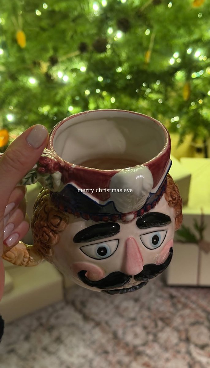 Kendtal's tweet photo. Christmas eve. https://t.co/OLUmSDFIls